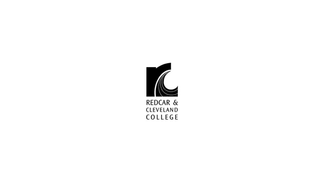 Redcar & Cleveland College-logo på hvid baggrund